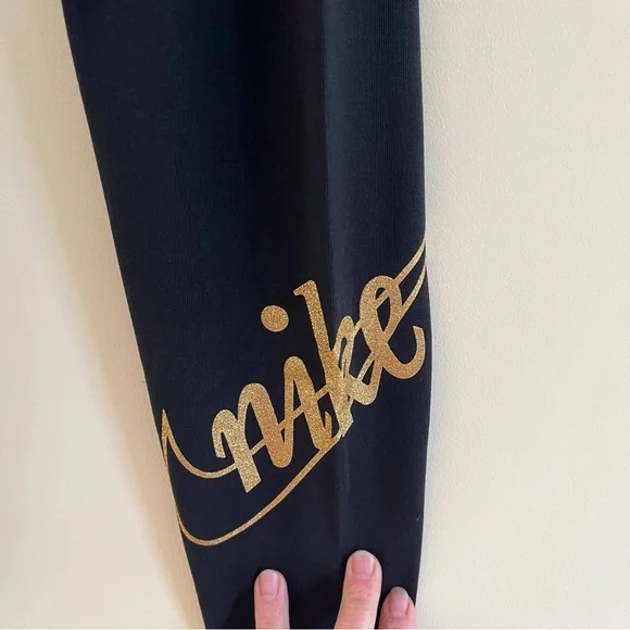 Nike activewear leggings - Picture 8 of 9